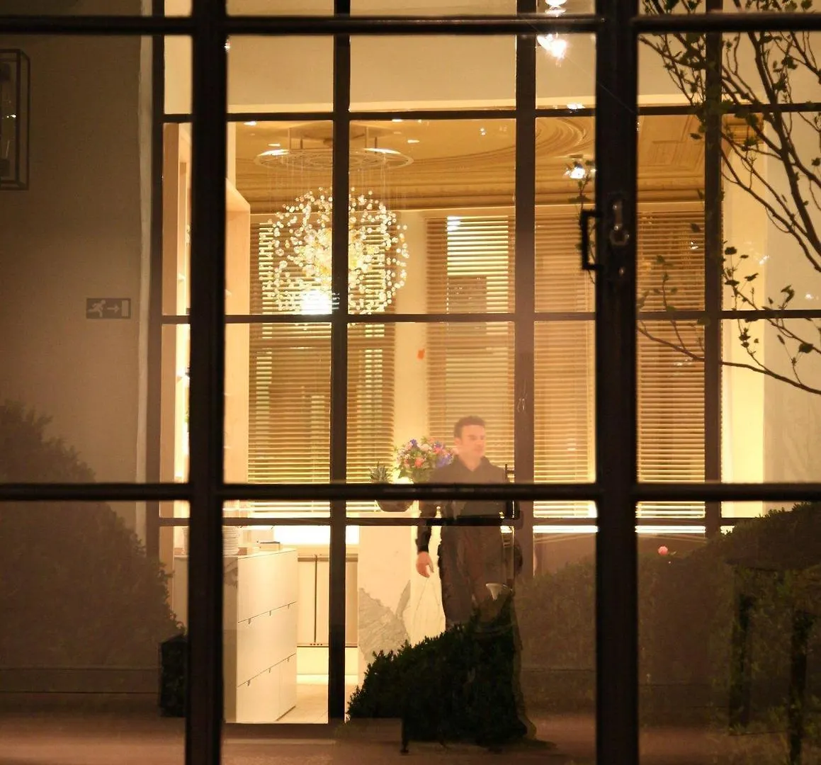 Hotel Julien Amberes Bélgica