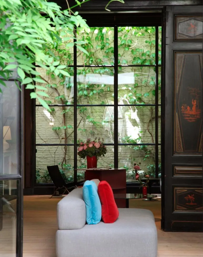 Hotel Julien Amberes 4*,